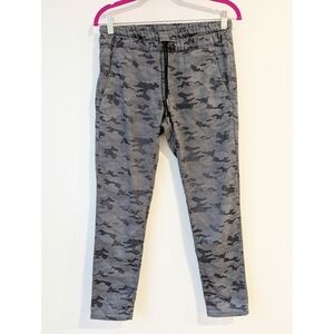 Bevy Flog Shely Gray Camo Jogger Pant